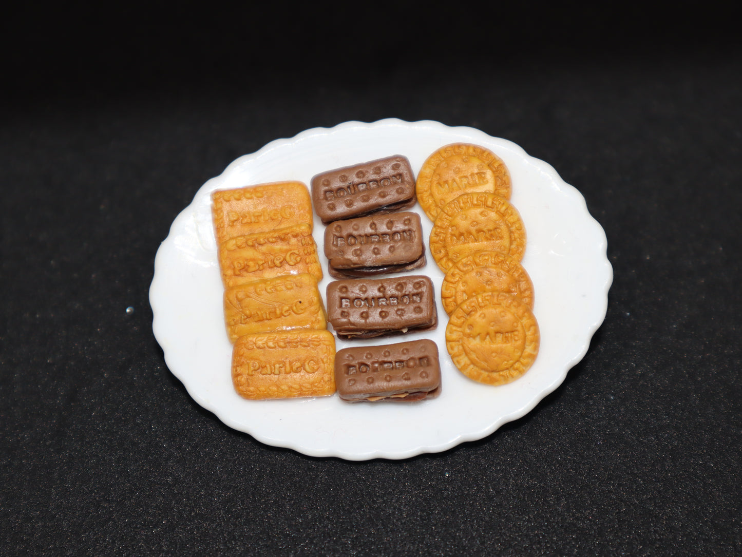 Biscuits Platter Miniature Magnet