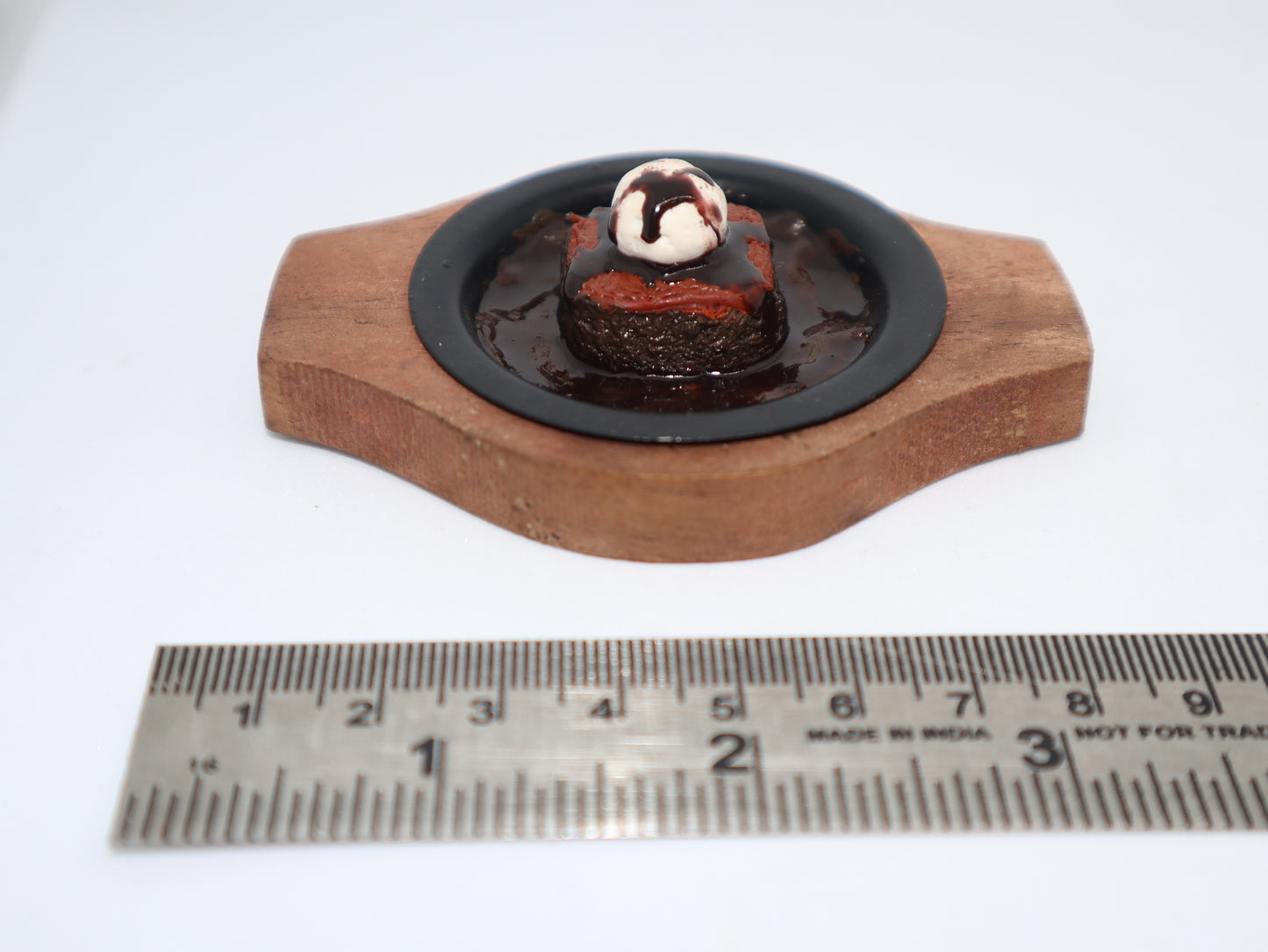Miniature Sizzling Brownie Magnet