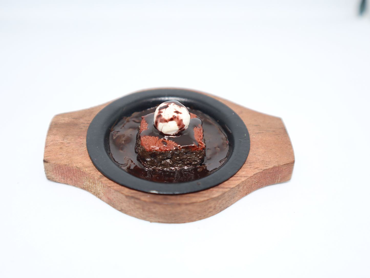 Miniature Sizzling Brownie Magnet