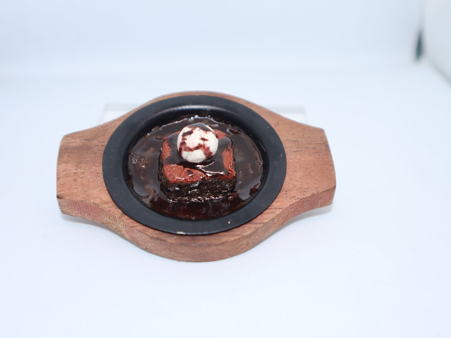 Miniature Sizzling Brownie Magnet